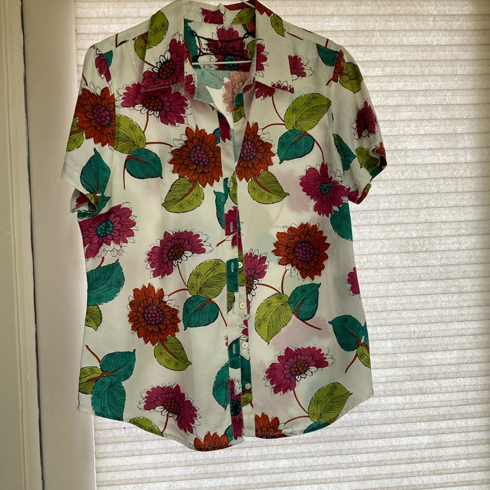 Tommy Bahama women’s short sleeve collared shirt, size L